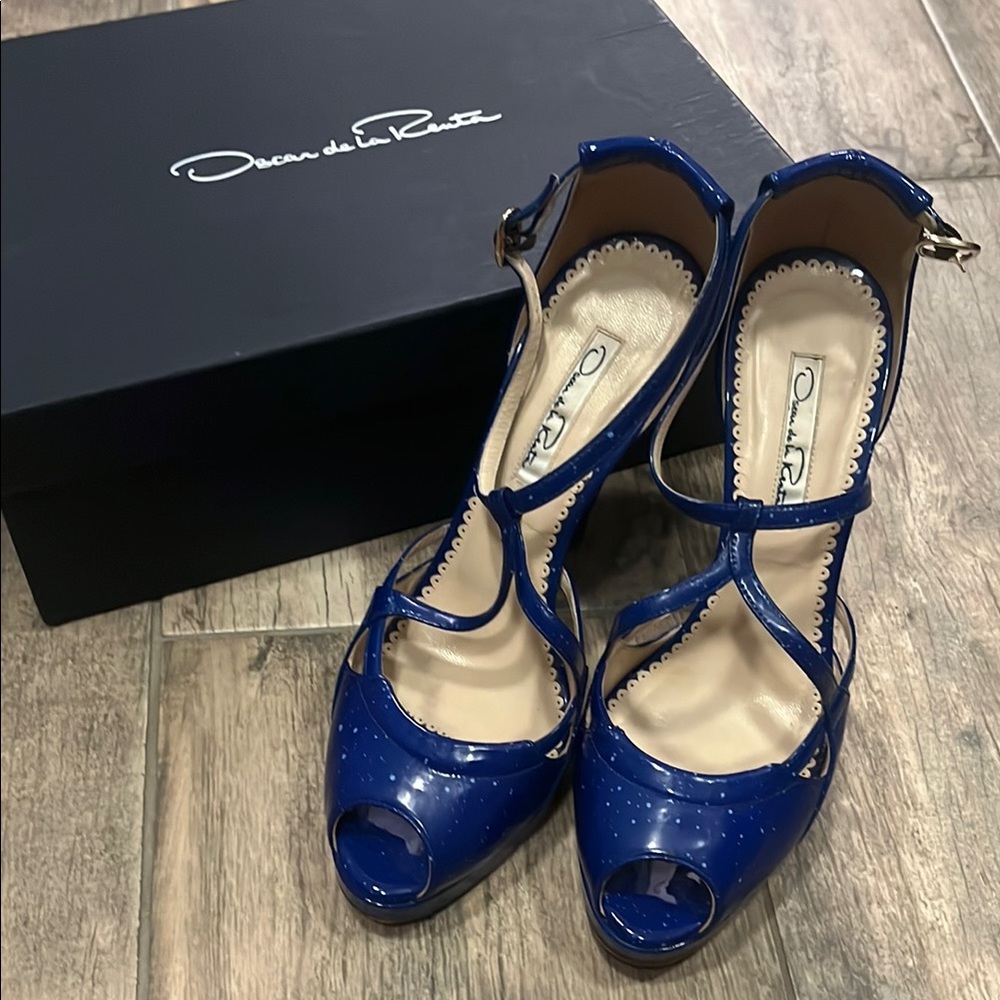 Oscar de la Renta Glossy Blue Heels